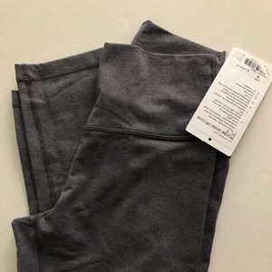 New size 8 Lululemon Wonder Under cropped leggings